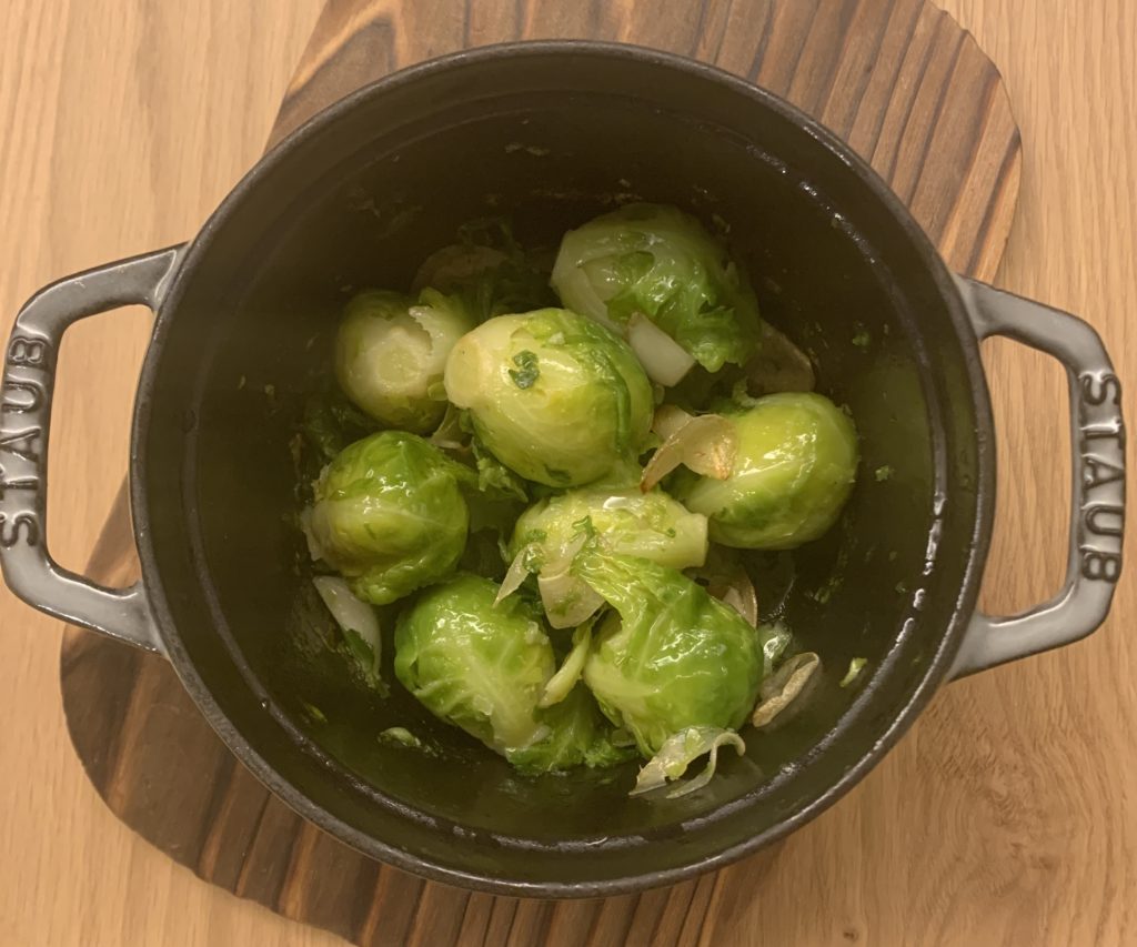 芽キャベツとstaub 麻布十番ザ タワーデンタル 痛みの少ない歯医者 当日予約ok